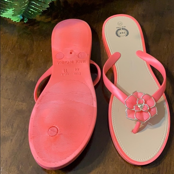 Pink FlipFlops - Picture 3 of 8